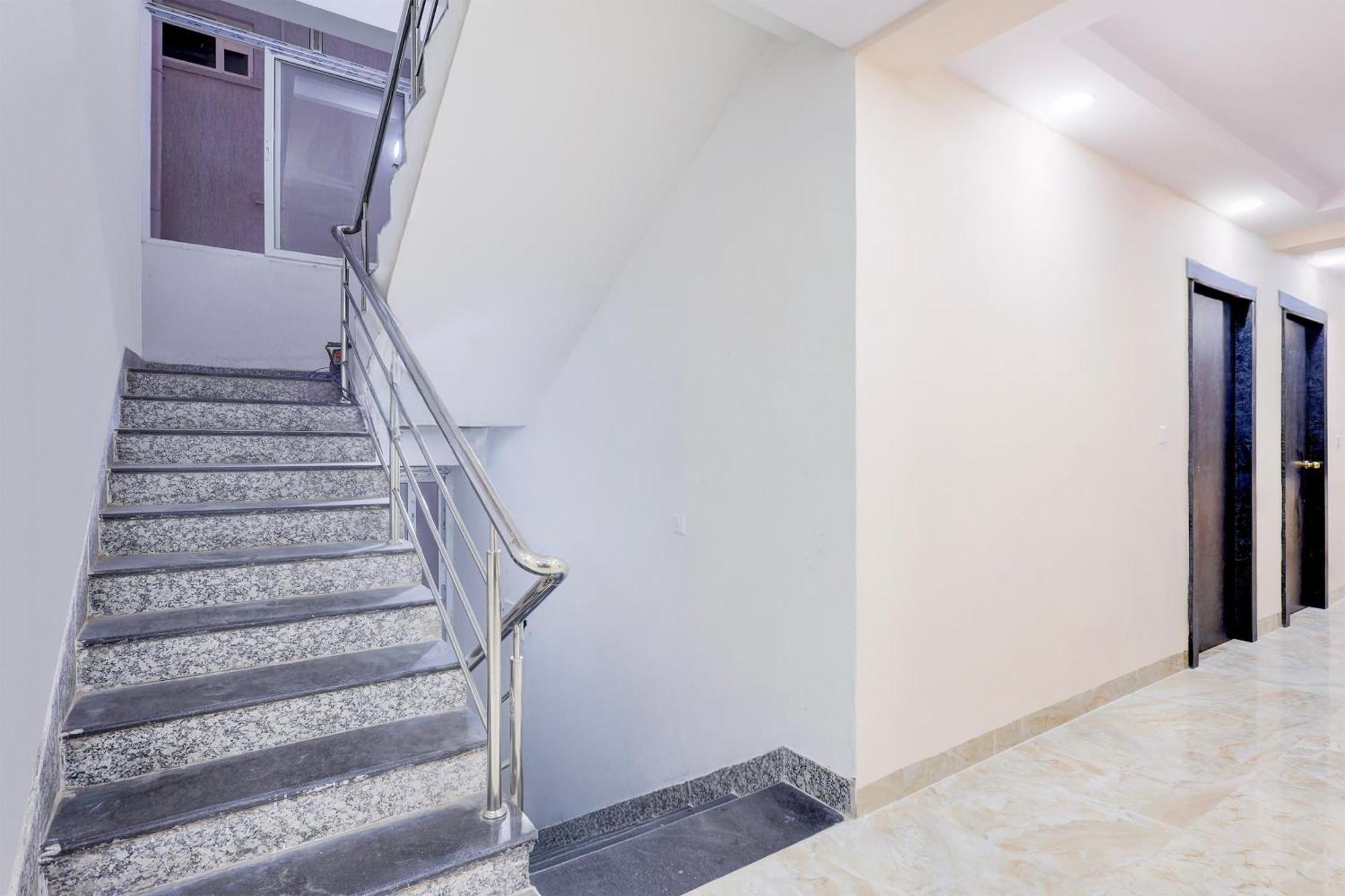 Super Townhouse Mvp Sector With Kailasagiri Hill View Pedda Waltair Exteriér fotografie